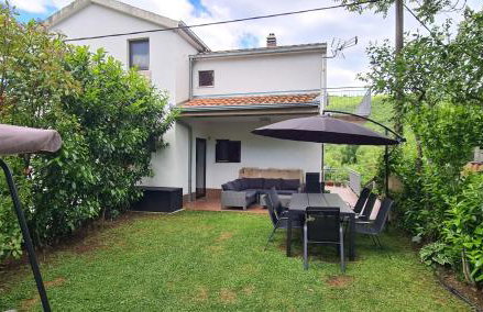 Waterfall House Getaway - Photo 44