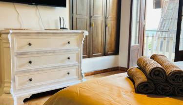 Ampio Appartamento su 2 Livelli nel Centro Storico, Ideale per Coppie o Gruppi da 2 a 5 Persone - Foto 2, wardrobe