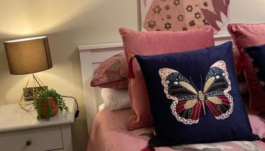 Lovely 3 bed with jacuzzi, close to airport, driveway, wifi - Foto 3