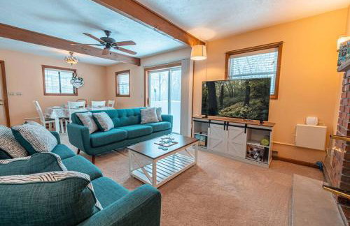 PoconoChalet-Hot Tub-Grill-Firepit-Games - Foto 2