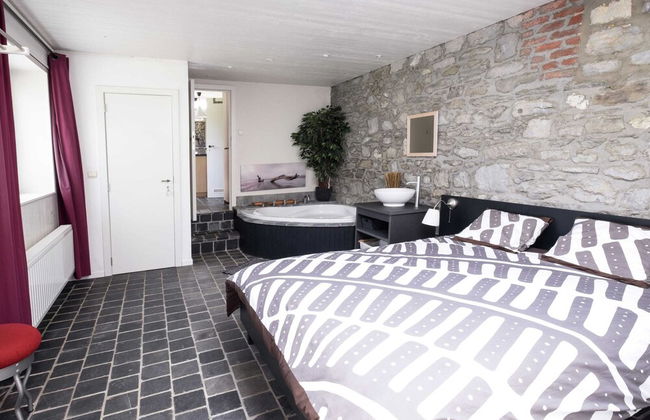 Mansion in Hastiere par Dela With Pool - Foto 12