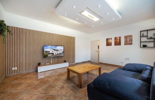 Stylische große 5-Zimmerwohnung-WLAN-Free Parking- - Foto 1