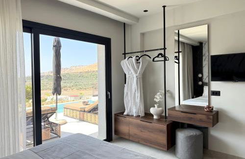 Celeste Luxury Villas - Photo 32