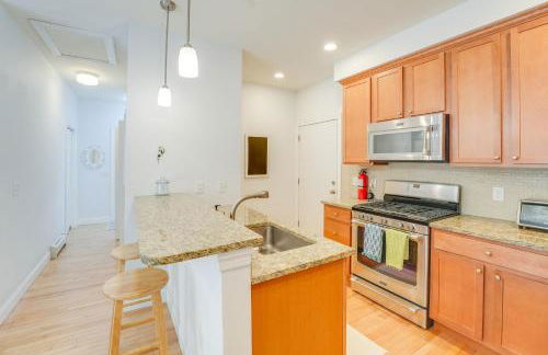 Near Portland Trails Walkable Apartment with Deck - Foto 8