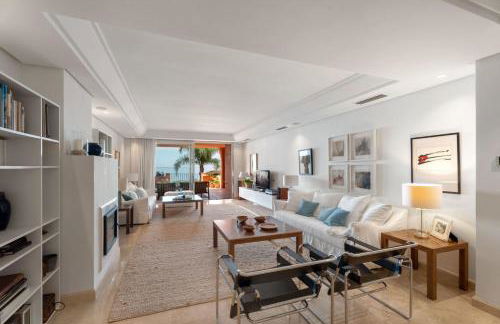 Exclusive 1 line Beach Apartment in Marbella with Panoramic Views - Foto 8