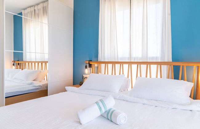 Stylish Seaside Escape with Balcony by Sea N' Rent - Foto 6