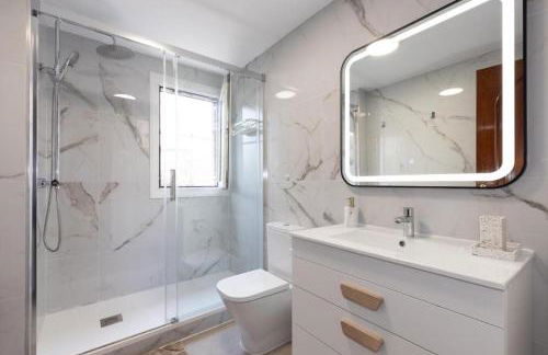 Golden Villa - Photo 48