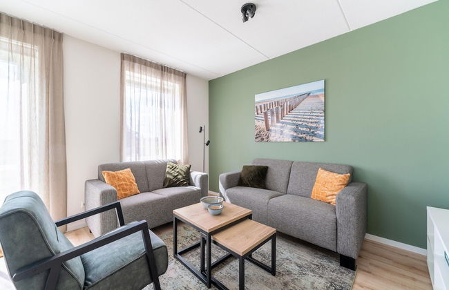 Your Coastal Retreat With Pool - Foto 11