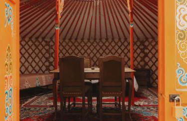 Glamping yurt at a nature retreat Sequoia Highland - Photo 20