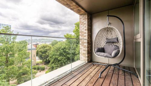 Tranquil 2-Bed Apartment, Balcony, Sleeps 6, 7 Minute Drive to King's Cross St Pancras - By City Peace - Foto 2