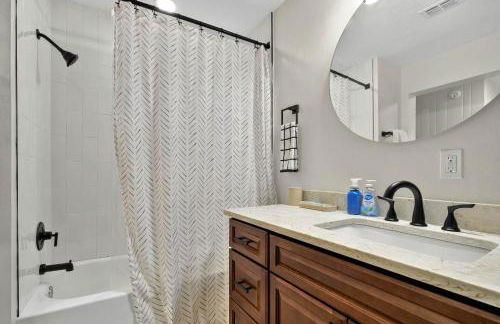 It's A Vibe- less than 10mins Capital,Hospitals,FAMU,&FSU - Foto 37