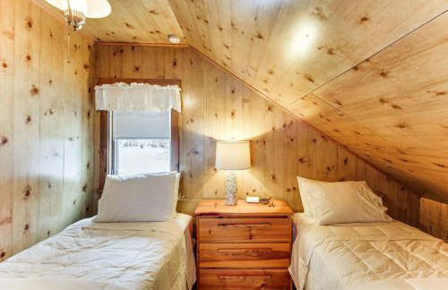 Lakefront Brainerd Cabin w Deck, Fire Pit - Photo 18