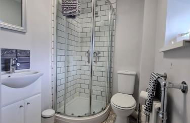 Picturesque 2 Bedroom Miners Cottage Near Bike Park Wales & Brecon Beacons - Photo 4