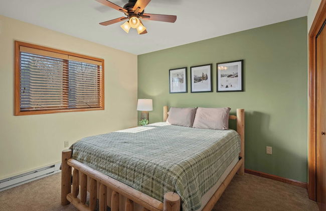 Lake View Chalet by Avantstay Lake Access + Deck - Foto 11