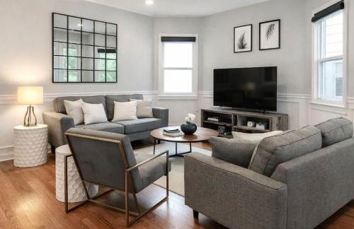 Spacious 5-Bedroom Retreat in Forest Park - Foto 2