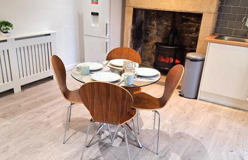 Two-bedroom Cottage - Sandstone Garden Patio - Free Parking - Pets Welcome - Foto 35