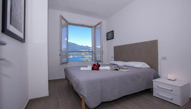 Paradiso di Menaggio Penthouse - Foto 2, Habitación