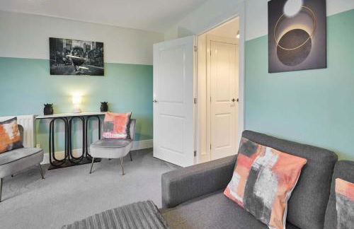 Modern Home with Garden, Corby - Foto 12