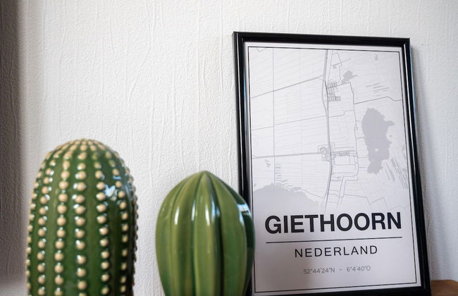 Canal-side Stay, Giethoorn - Photo 16