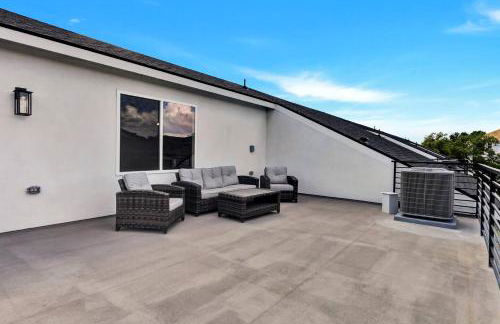 Elegant 3BR Home w/ Rooftop • 5 min to Downtown - Foto 59