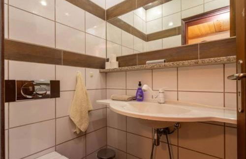 Oceanfront Villa - 8 rooms, 2 kitchens with pool, billiard table and Beach-Volleyball Court - Foto 40