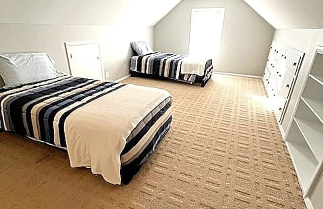 3 Bedroom Home 7 Blocks From ND Firepit 54231 - Foto 11