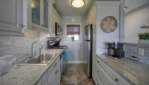 Beachfront, Patio w/ Dune View, 2 Pools, Pickleball Cravin Waves by Avantstay - Foto 3, Interior