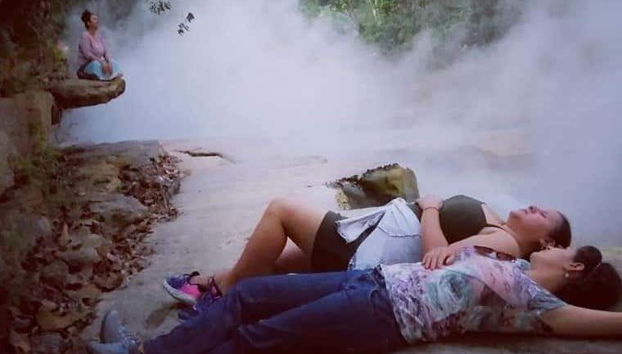 Visitando el río Hirviente