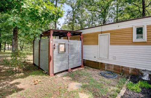 Waterfront Royal Home with Dock and Patio! - Foto 23