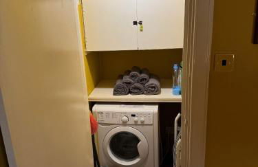 Edinburgh TWO BEDROOM apartment with free side street parking 24 hours - Foto 26