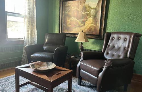 Private Gated Garden Suite in Historic Home, walk to UNM Football and Basketball, UNM and Pres Hospitals - Foto 13