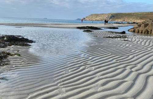 2 Bedroom Cottage sleeps 4, with Pool Use, Sennen - Foto 27