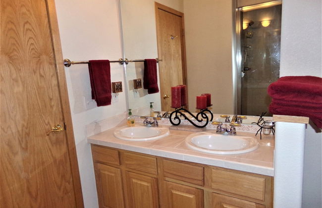 Fawn Townhome 4 bed 3 bath HTJP4 - Foto 20