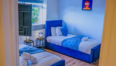 Deja Blue Luxury 3BR Home By AltoLuxoExperience Short Lets & Serviced Accommodation With Free Wifi & Parking - Foto 2