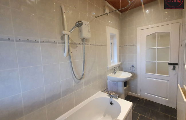 Two Bedroom Apartment by Klass Living Serviced Accommodation Airdrie - Nicol Apartment With WiFi & Parking - Foto 8