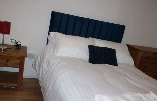 Entire -4 Bedrooms Detached House with Driveway - Foto 14