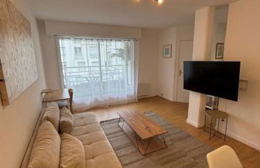 F2 calme et lumineux avec balcon au cœur du Vieux Lille - Foto 2