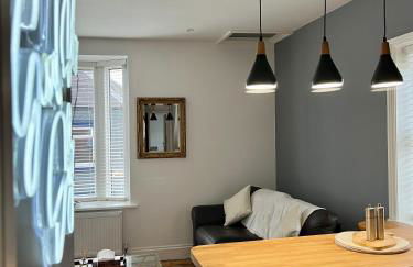 FRESH Flat in Leek, Staffordshire - Photo 14