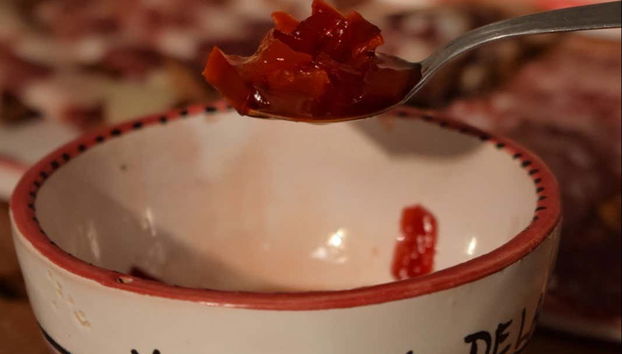 Eat the cheese with a delicious marmalade