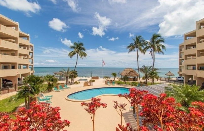 This Oceanfront Condo Is Absolutely Beautiful. 2 Bedroom Condo by RedAwning - Foto 1