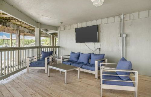 FEATURED ON HGTV'S MY LOTTERY DREAM HOME! Private dock, 15 minute boat ride to Crab Island, 20 minute drive to Destin, Pet Friendly - Foto 31