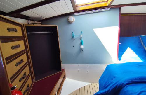 Voilier confortable en bois à cotés des plages et ferries - Photo 20