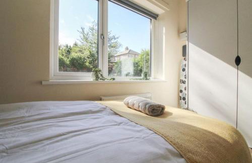 Cosy Modern 3 Bedroom House in Bradford City - Foto 18