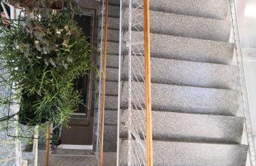 Centrally Chic Studio - Photo 17