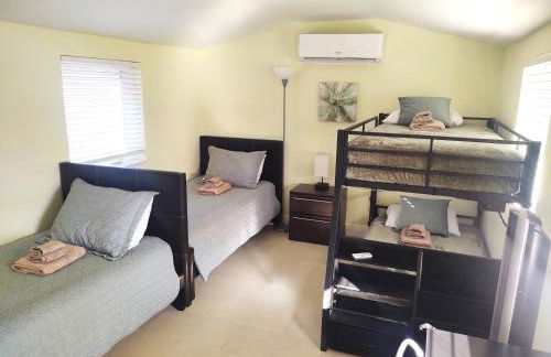 Family, Couples Retreat near Airport, Cruise Port & Beaches - Foto 9