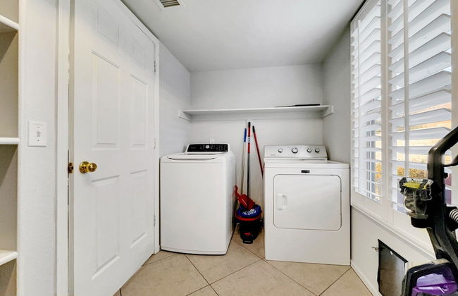 La Pryor Gilbert - Photo 22