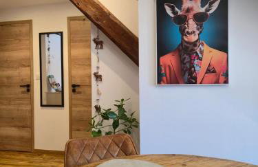 Appartement atypique au cœur de Sallanches - Foto 1