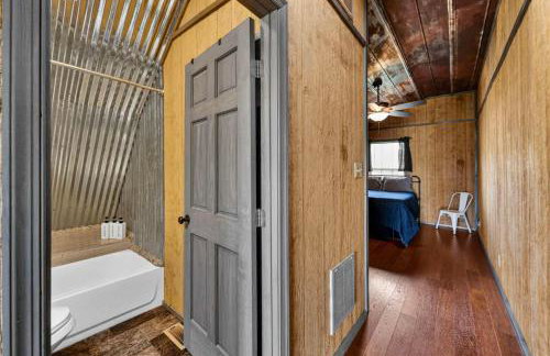 Rustic Barn Retreat w Hot Tub Game Room & FirePit - Photo 49