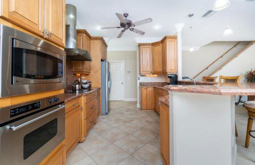 Villa Hibiscus-Waterfront-Free Heated Pool-Dock-Bikes-Other Amenities - Photo 24