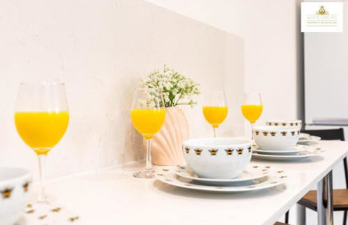 Contractors 3 Bed 2Bath House Free Off Street Parking for 2 Cars WiFi Stevenage Self Catering Sleeps 5 Guests By White Orchid Property Relocation - Foto 31